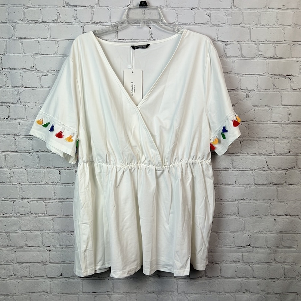 BloomChic White Tassel Detail Surplice Top Plus Size 22/24 3X - Picture 2 of 7